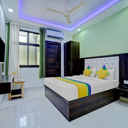 Hotel The Orient Tree, Agra 외부 사진