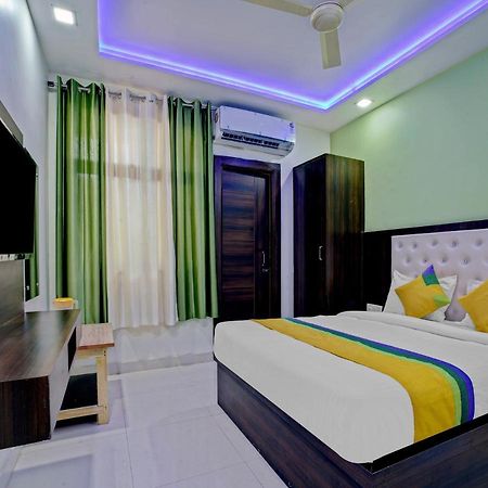 Hotel The Orient Tree, Agra 외부 사진