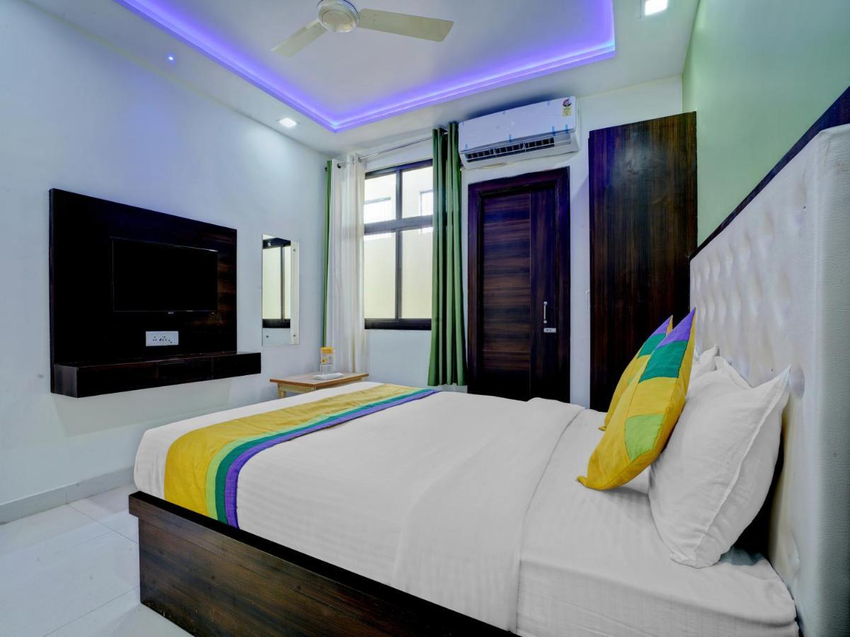 Hotel The Orient Tree, Agra 외부 사진