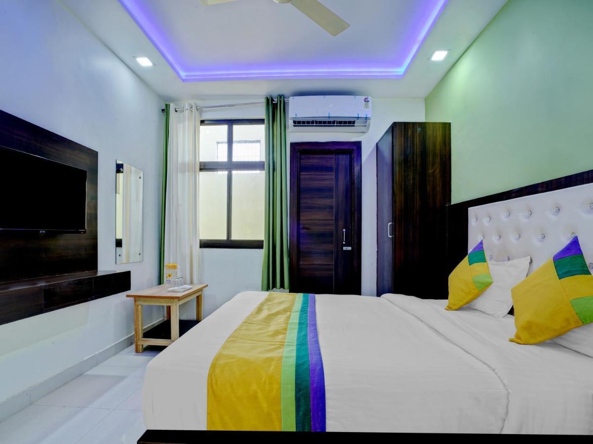 Hotel The Orient Tree, Agra 외부 사진